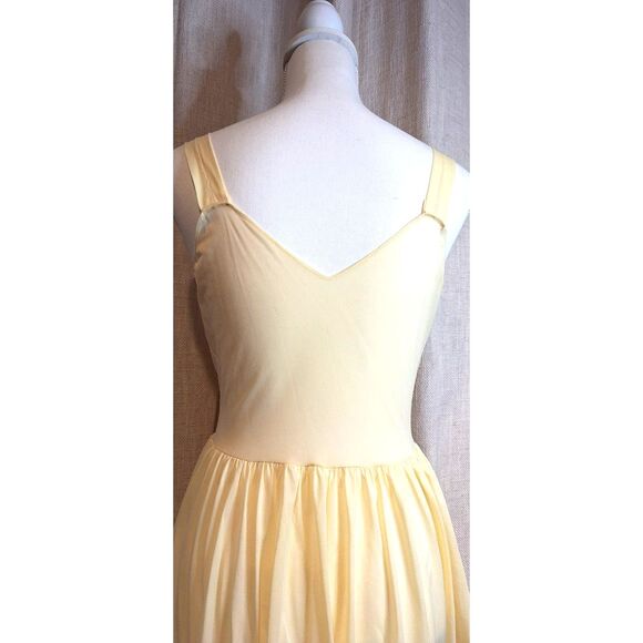 Vanity Fair Ladies Yellow Vintage Nightgown - Picture 7 of 10